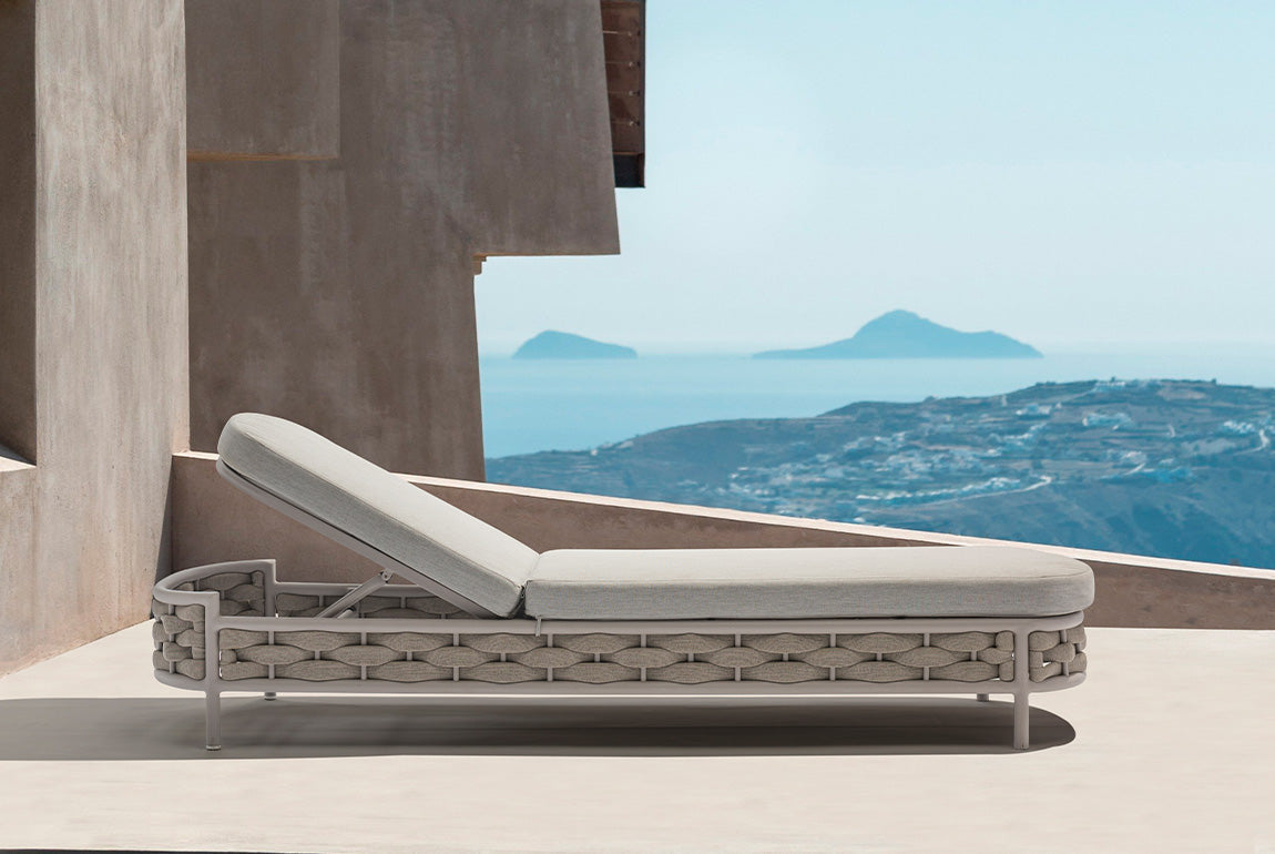 Chaise longue LOOP en situation extérieure