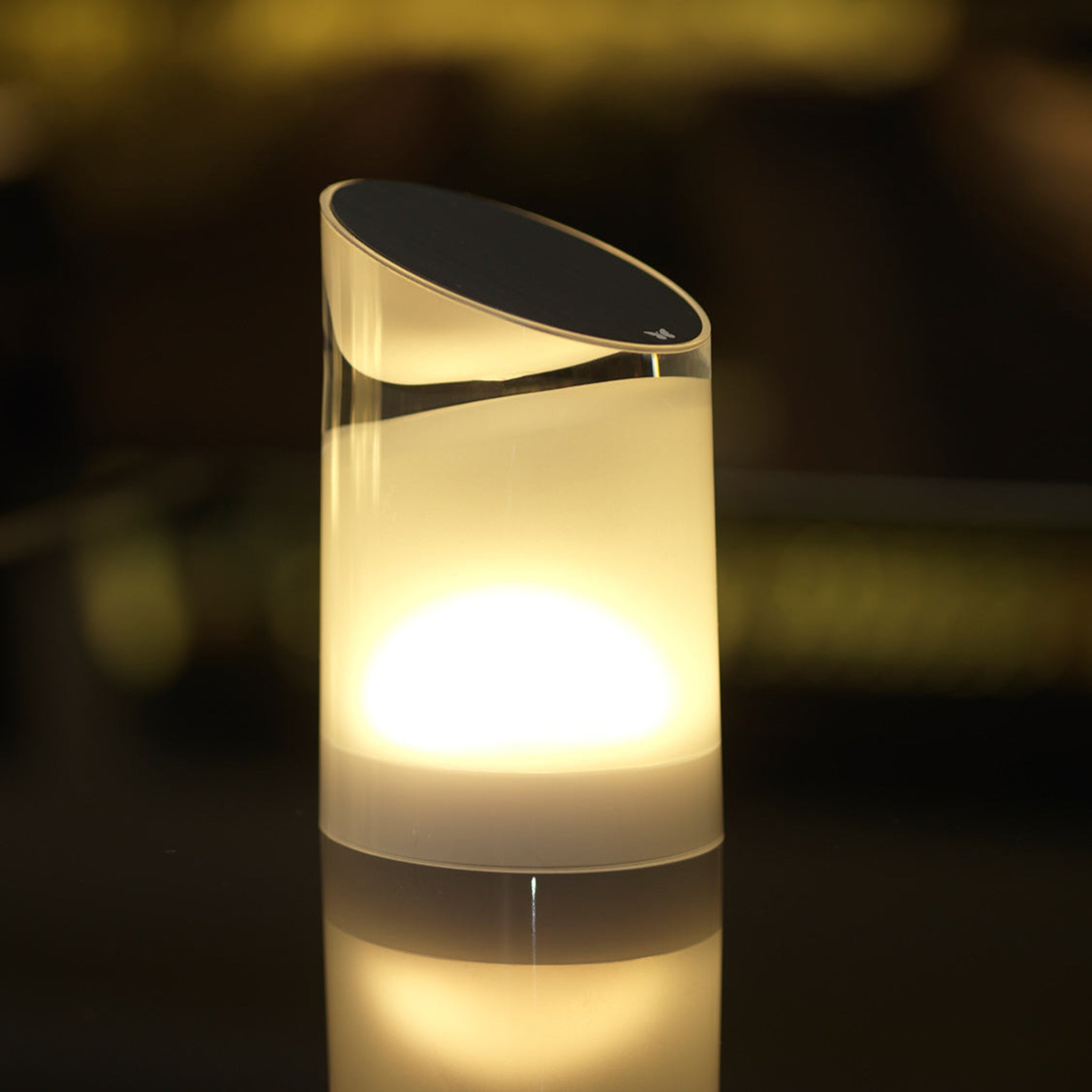 Collection DJOBIE en vitrine – éclairage LED coloré
