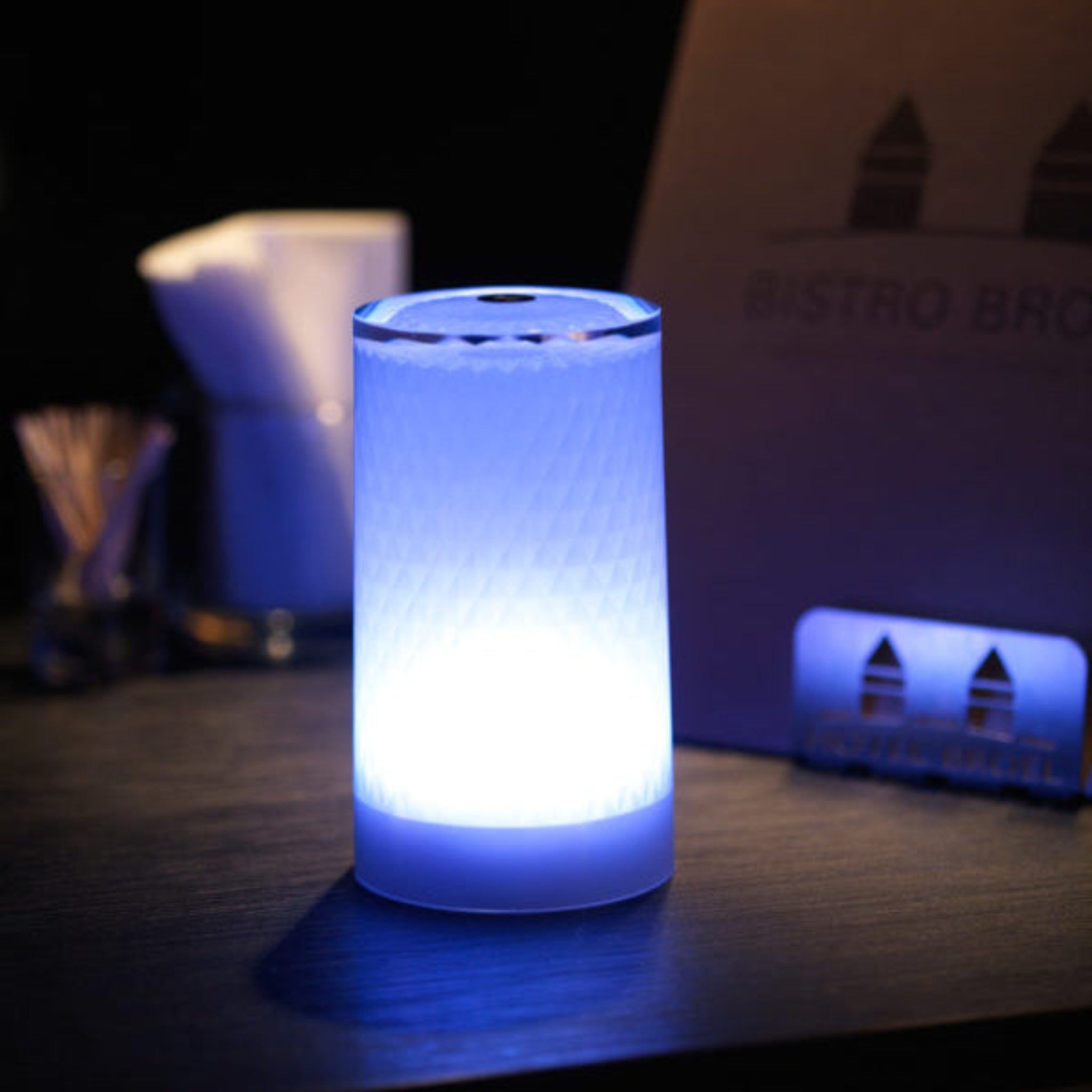 Lampe de table DJOBIE – Recharge sans fil, design épuré
