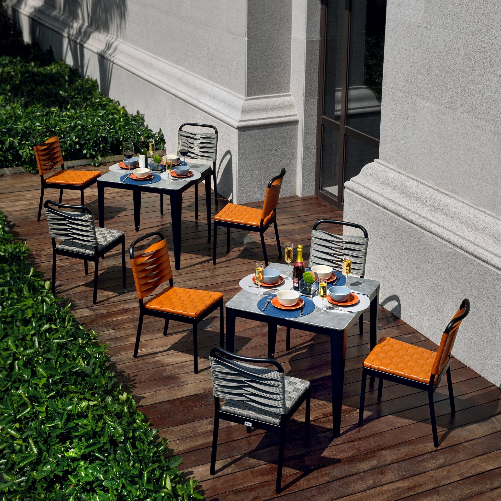 Chaise extérieure PUMPKIN en résine tressée orange