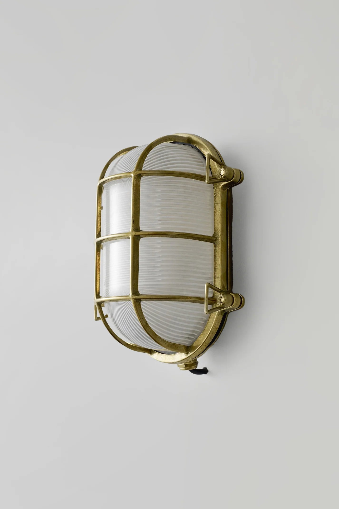 Hublot Oval en Laiton 7034