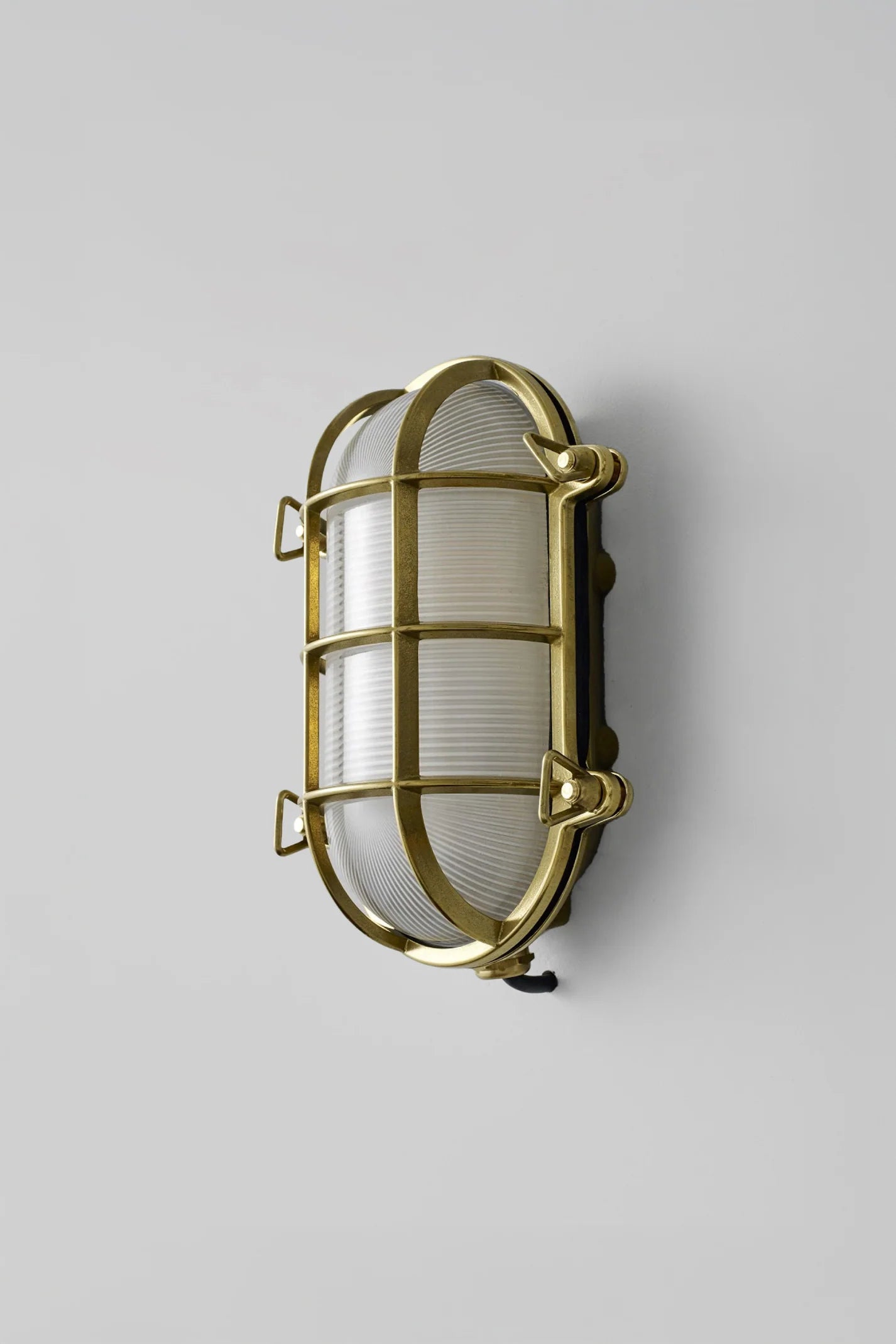 Hublot Oval en Laiton 7035