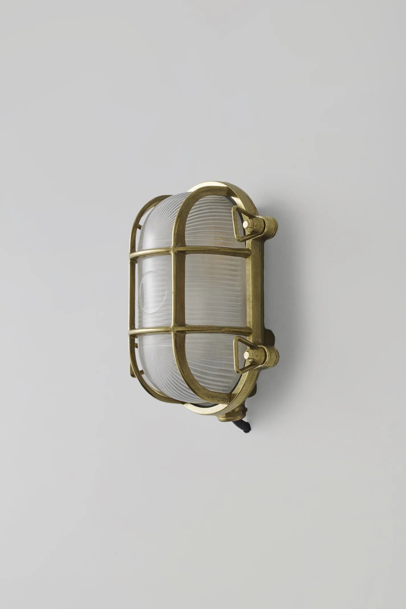 Hublot Oval en Laiton 7036