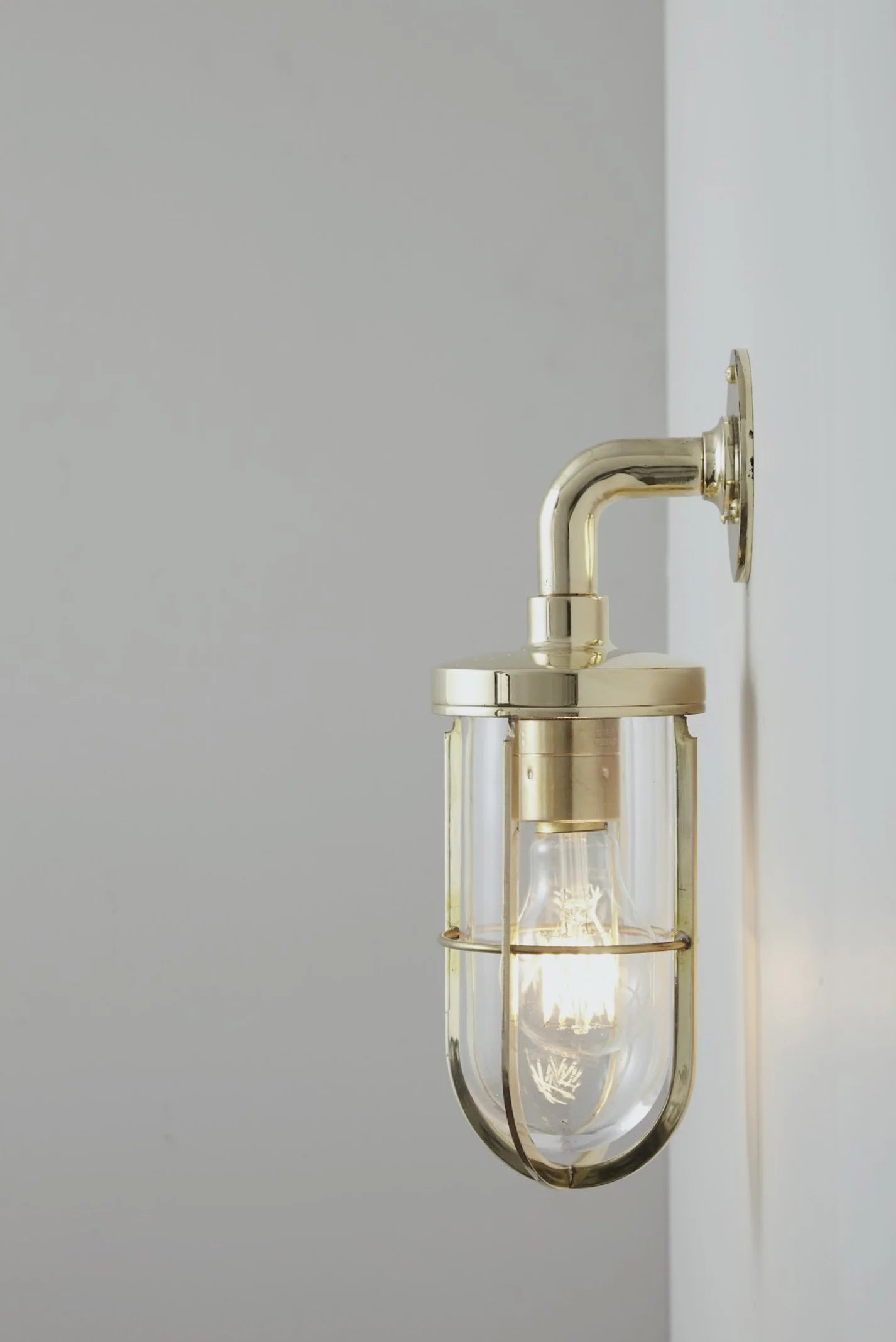 Applique Weatherproof Ship's Well Glass
