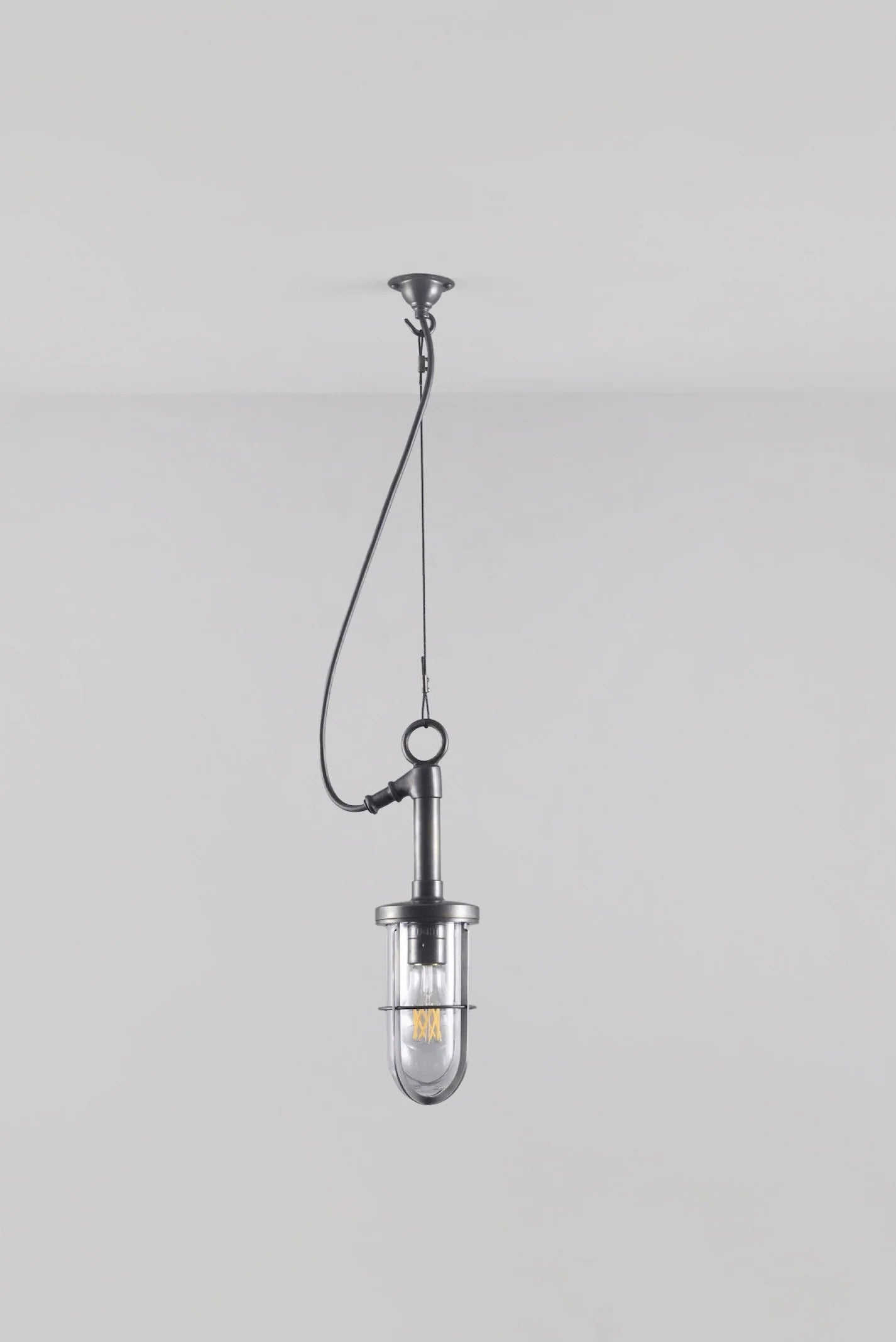 Suspension Ship's Well Glass