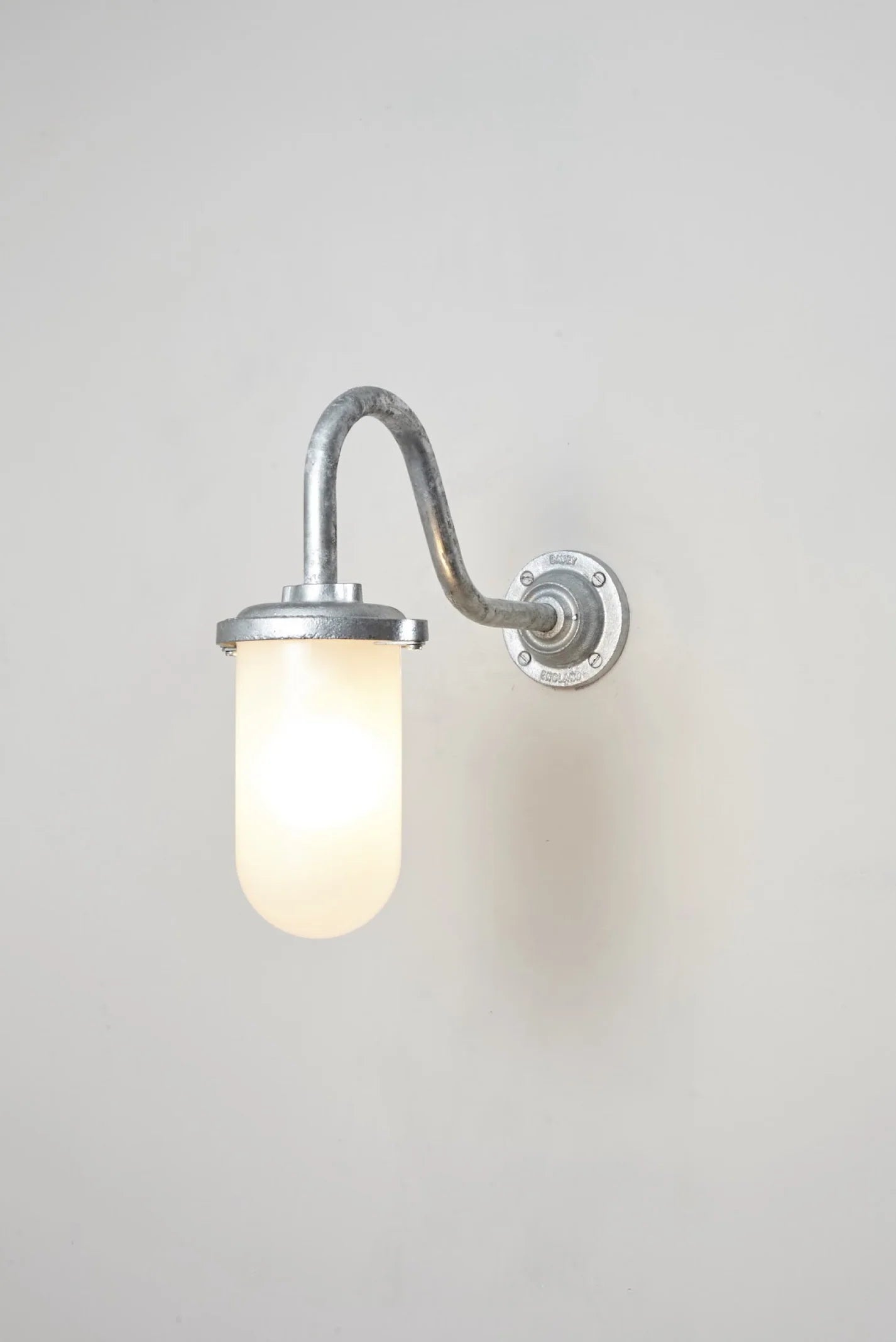 Applique coudée, 100W, Fixation murale simple 7672