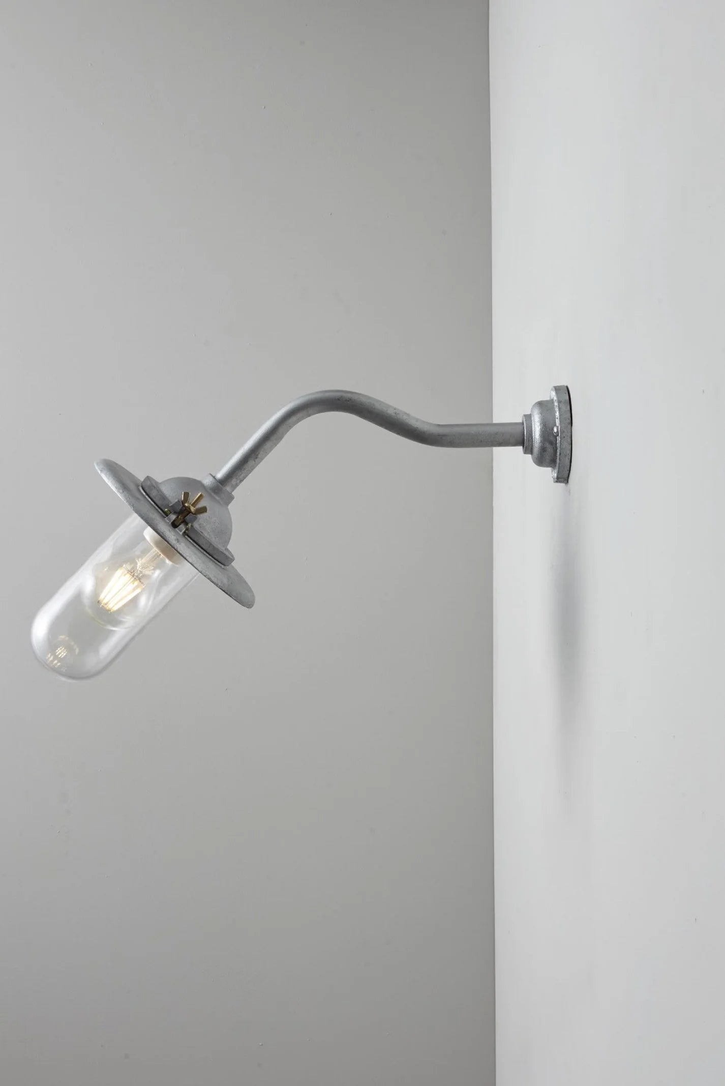 Applique coudée d'extérieure, 45°, Fixation murale simple 7685