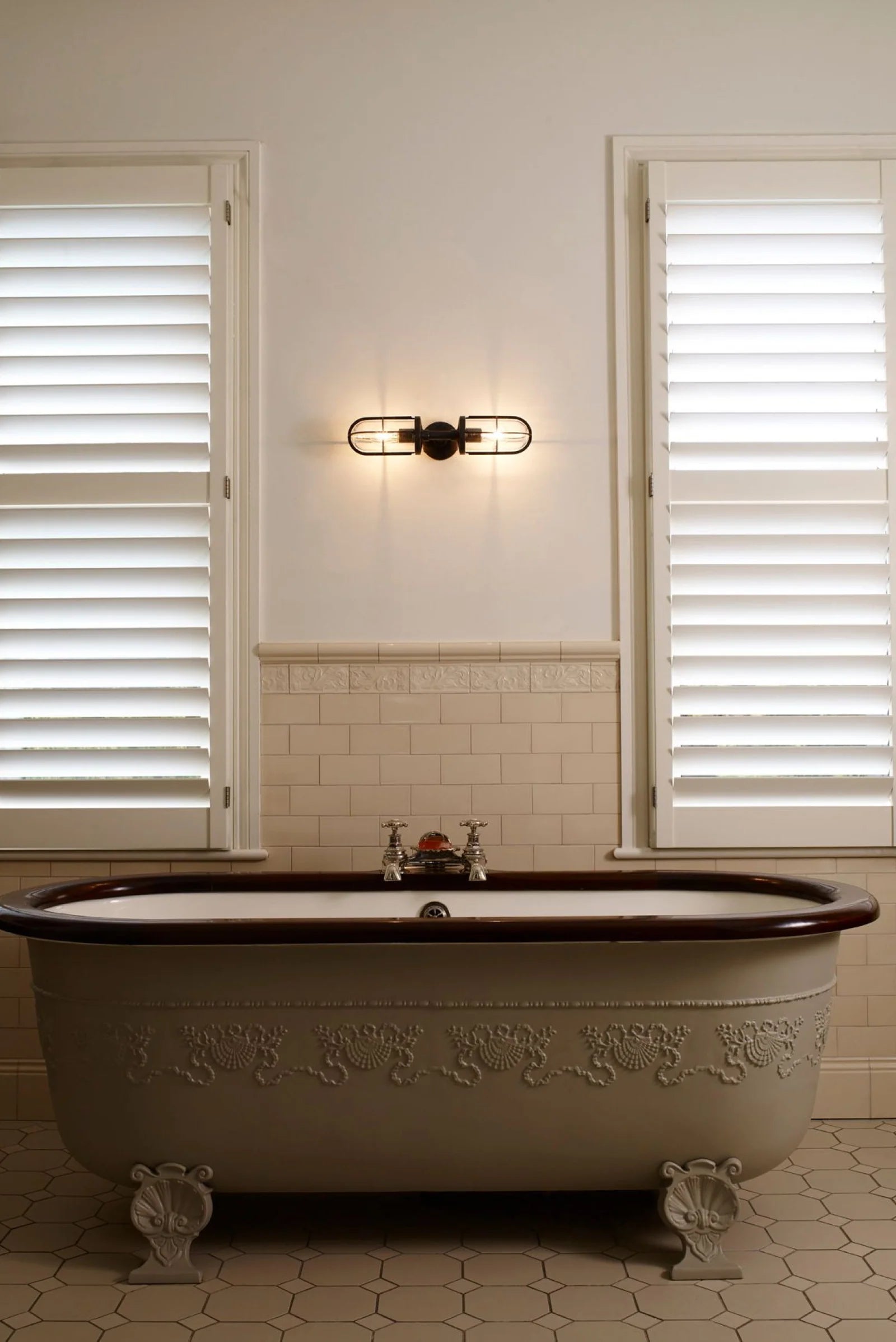 Applique Double Weatherproof Ship's Well Glass