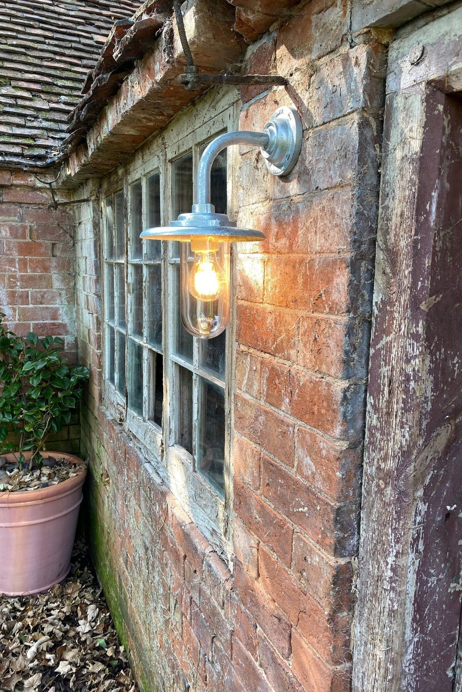 Applique coudée d'extérieure, 60W, Fixation murale simple 7677