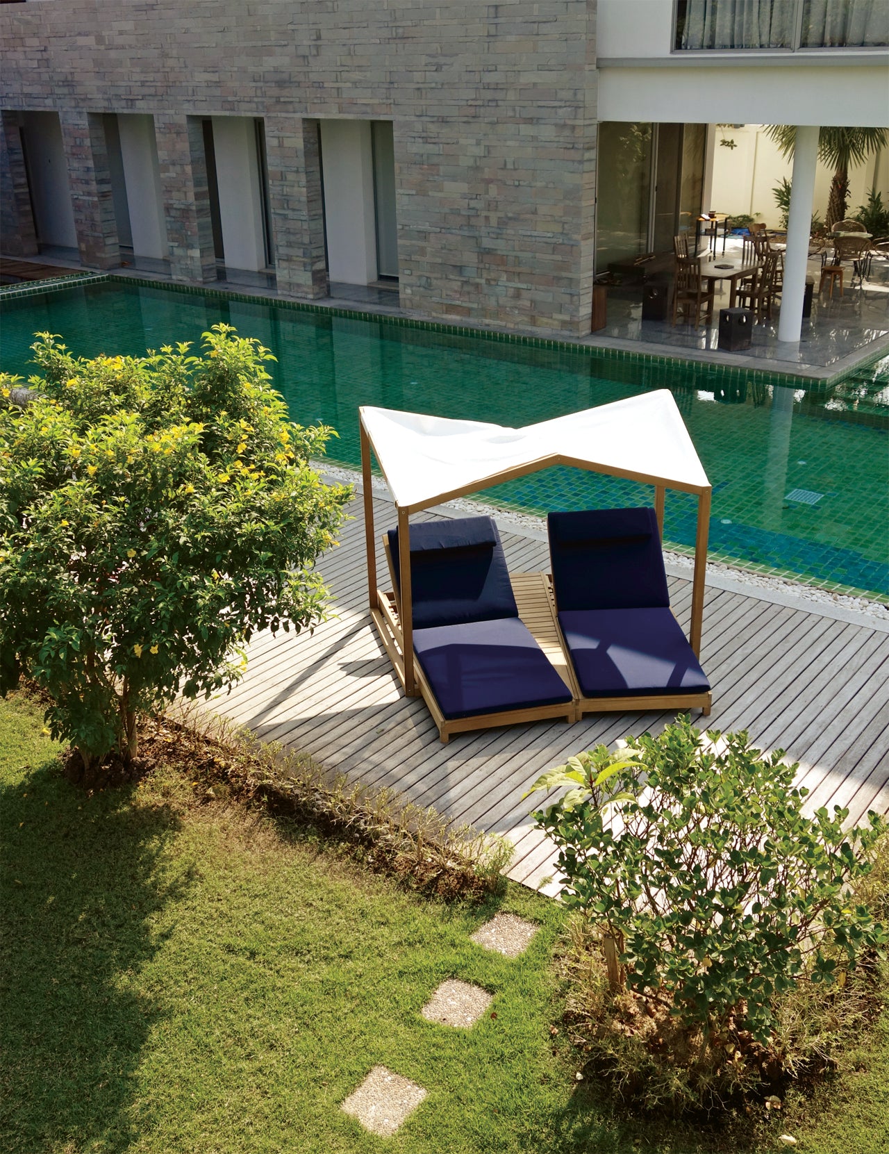 bain-de-soleil-butterfly-2