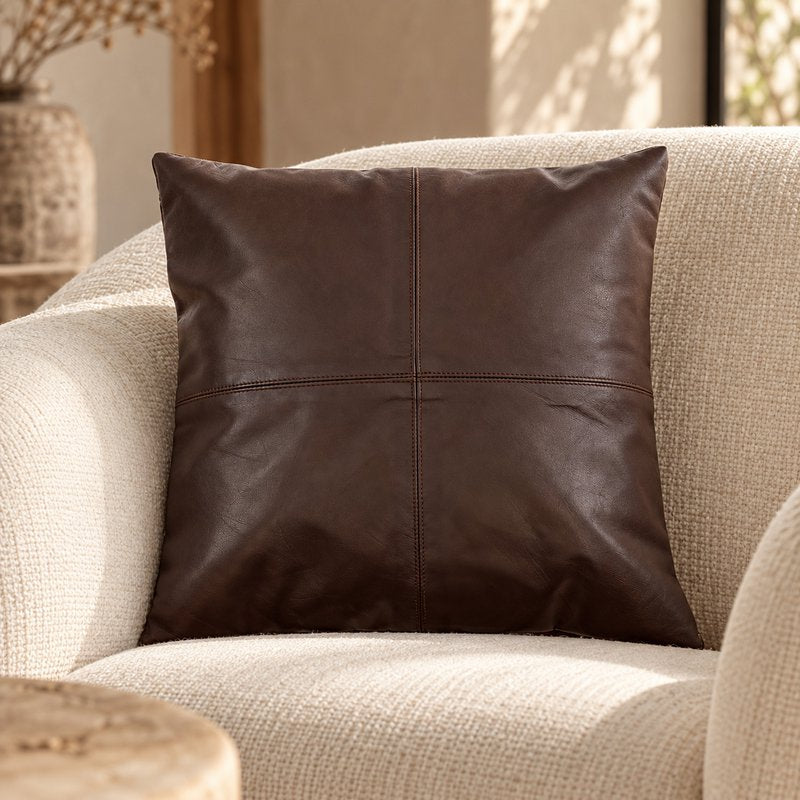 Housse de coussin en cuir quatre panneaux chocolat 40 × 40 cm