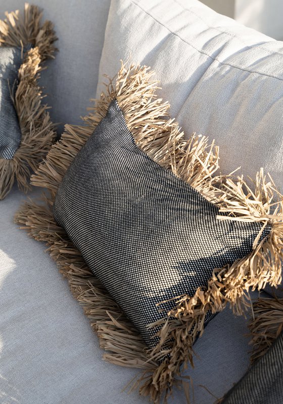 Housse de coussin COTTON BONITA noir naturel 30 × 50 cm en coton et raphia