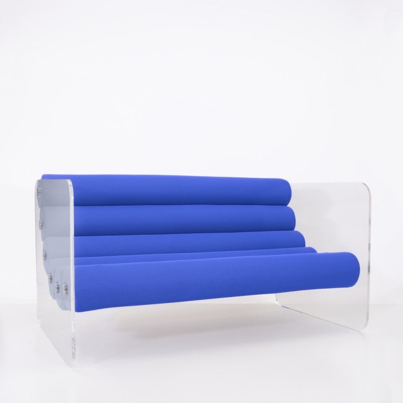 Canapé design MW02 – Parois en PMMA coulé, assise en mousse et tissu 3D