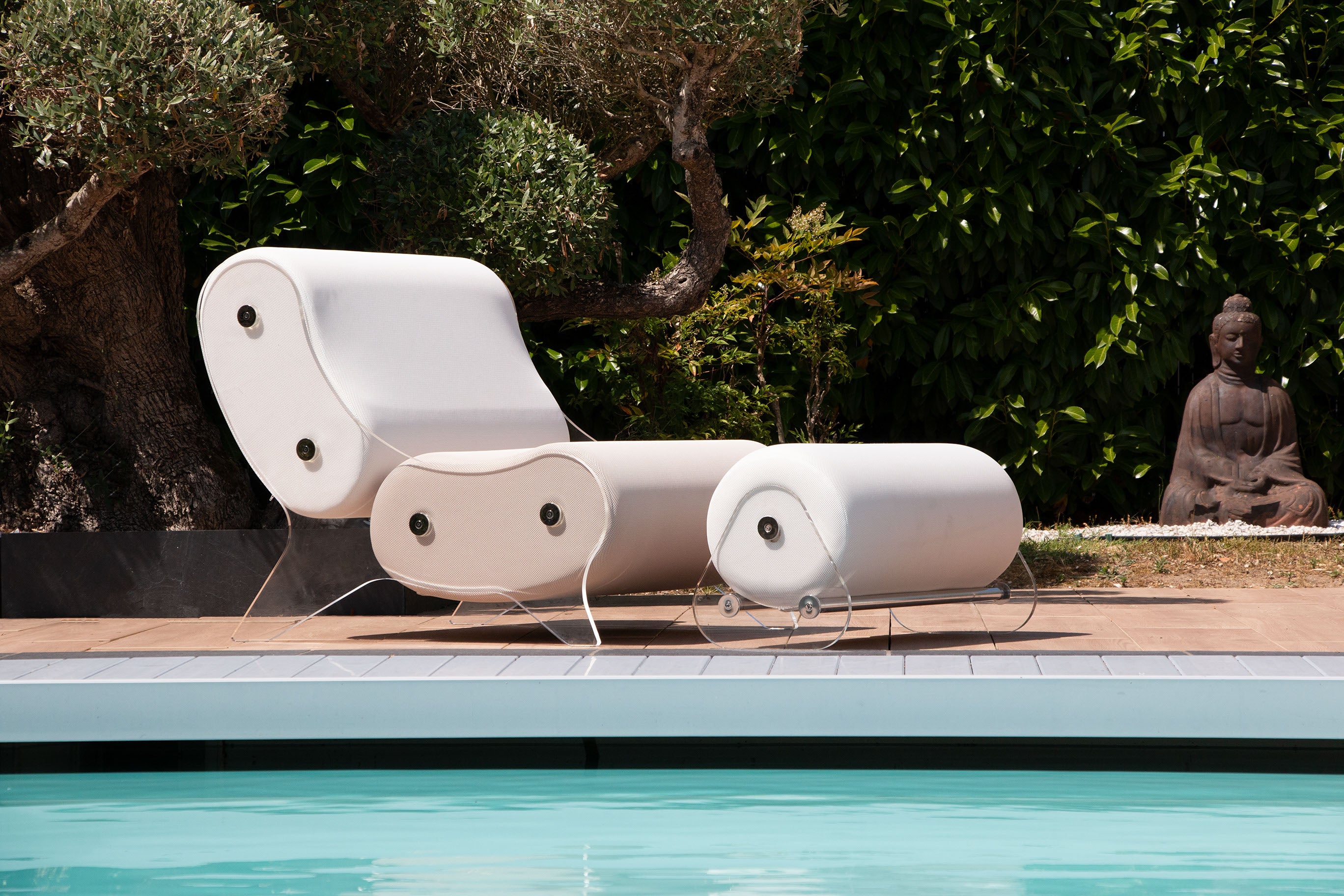 Fauteuil design MW06 bicolore – Parois en PMMA coulé, assise en mousse