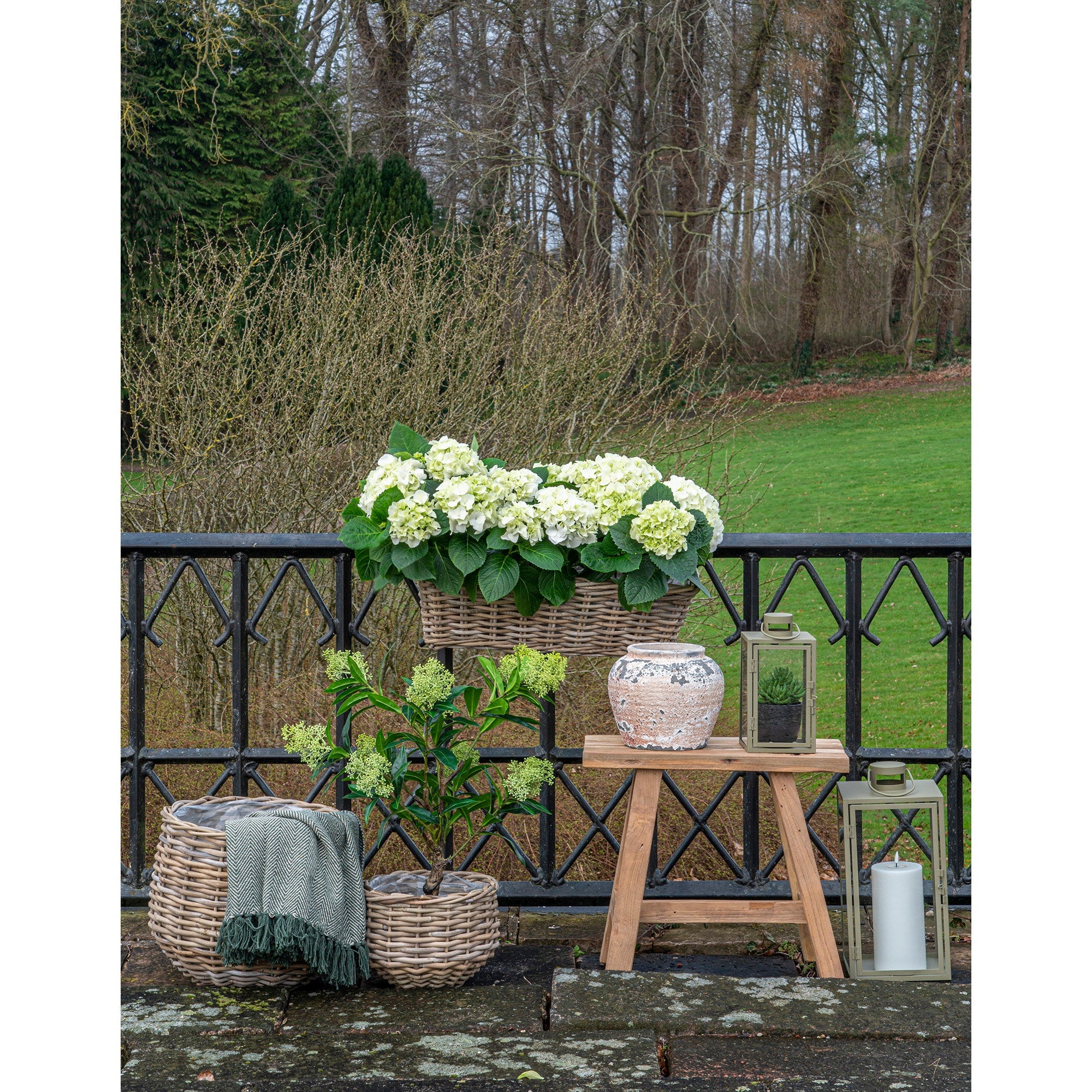 Lot de 2 lanternes CORFU en acier vert et verre – vue complémentaire
