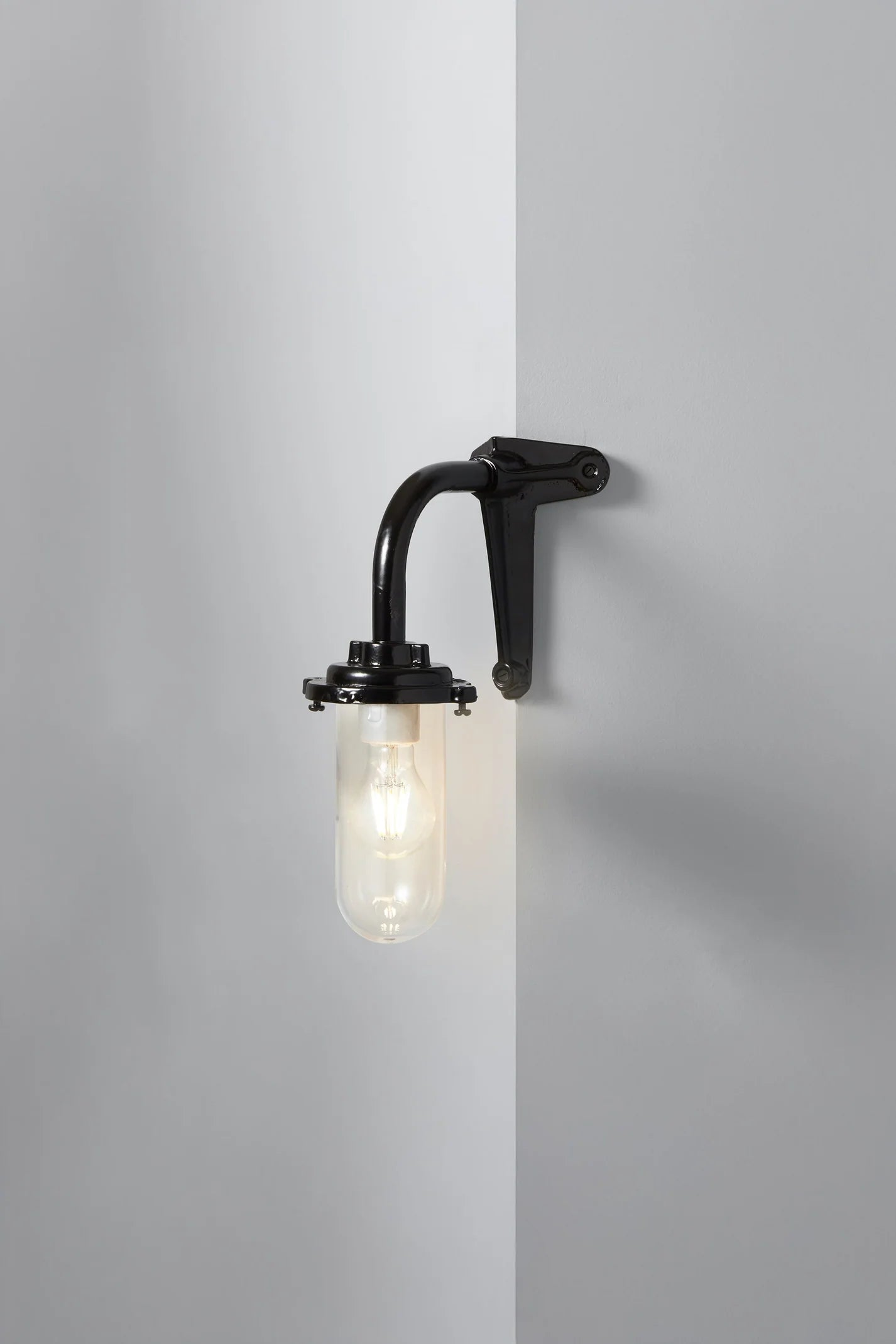 Applique coudée, 60W, Fixation murale simple 7672