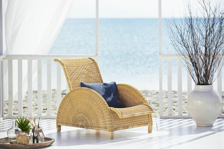 Paris outdoor armchair by Arne Jacobsen