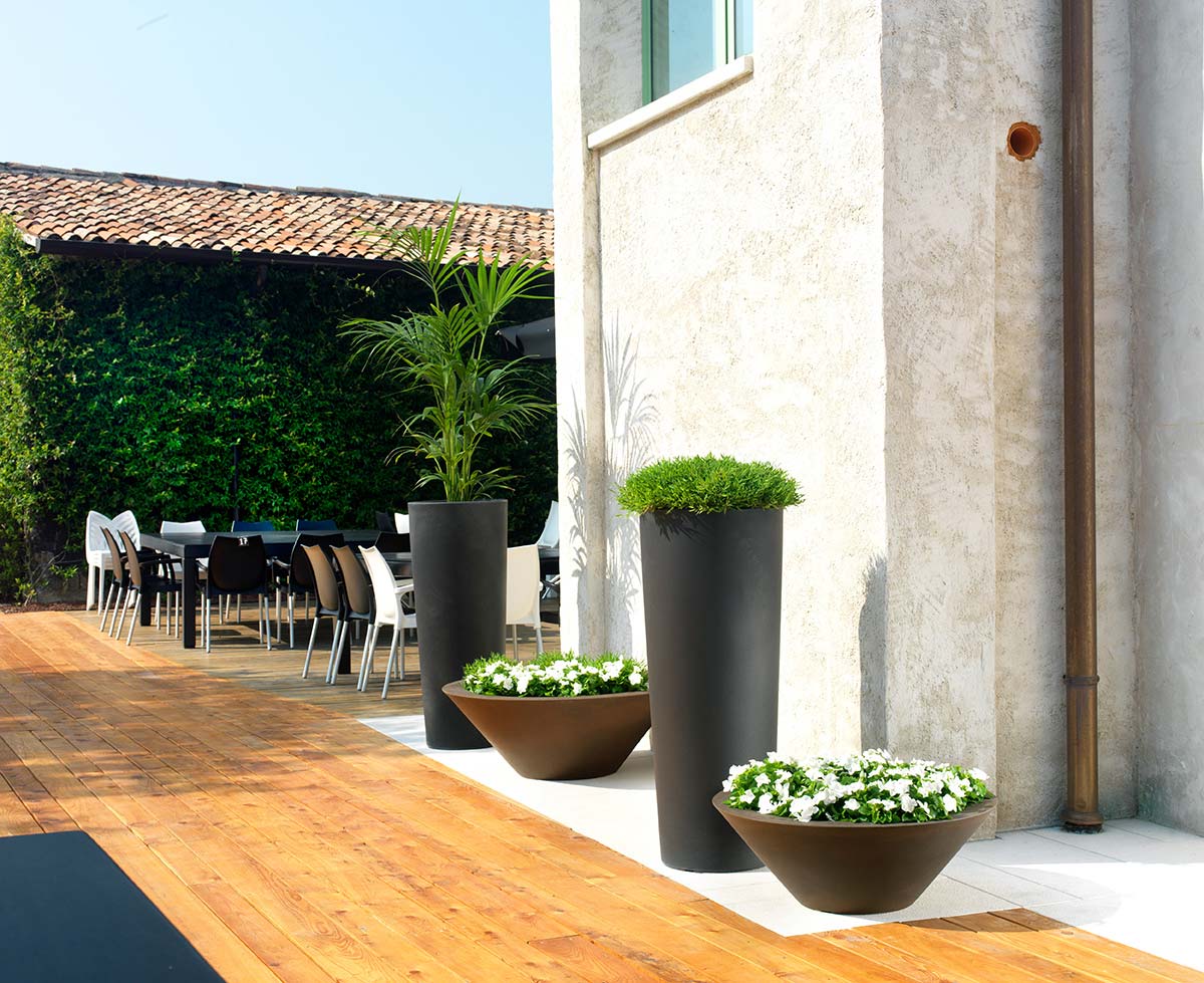 pot-de-fleurs-lago-bronze-1