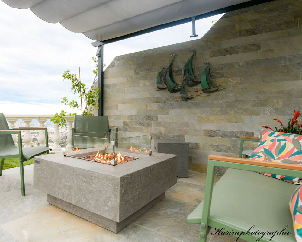MANHATTAN Fire Pit Table Set with Protective Screen