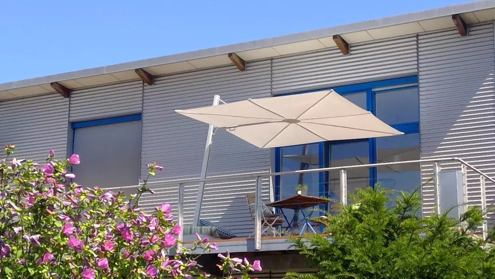 Versa UX Architecture 80° offset parasol