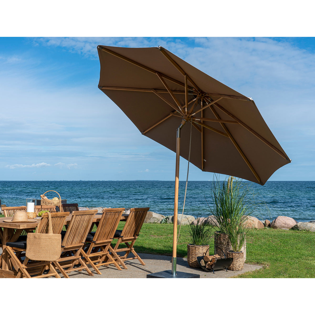 Parasol AUSTIN 300 cm taupe à mât effet bois