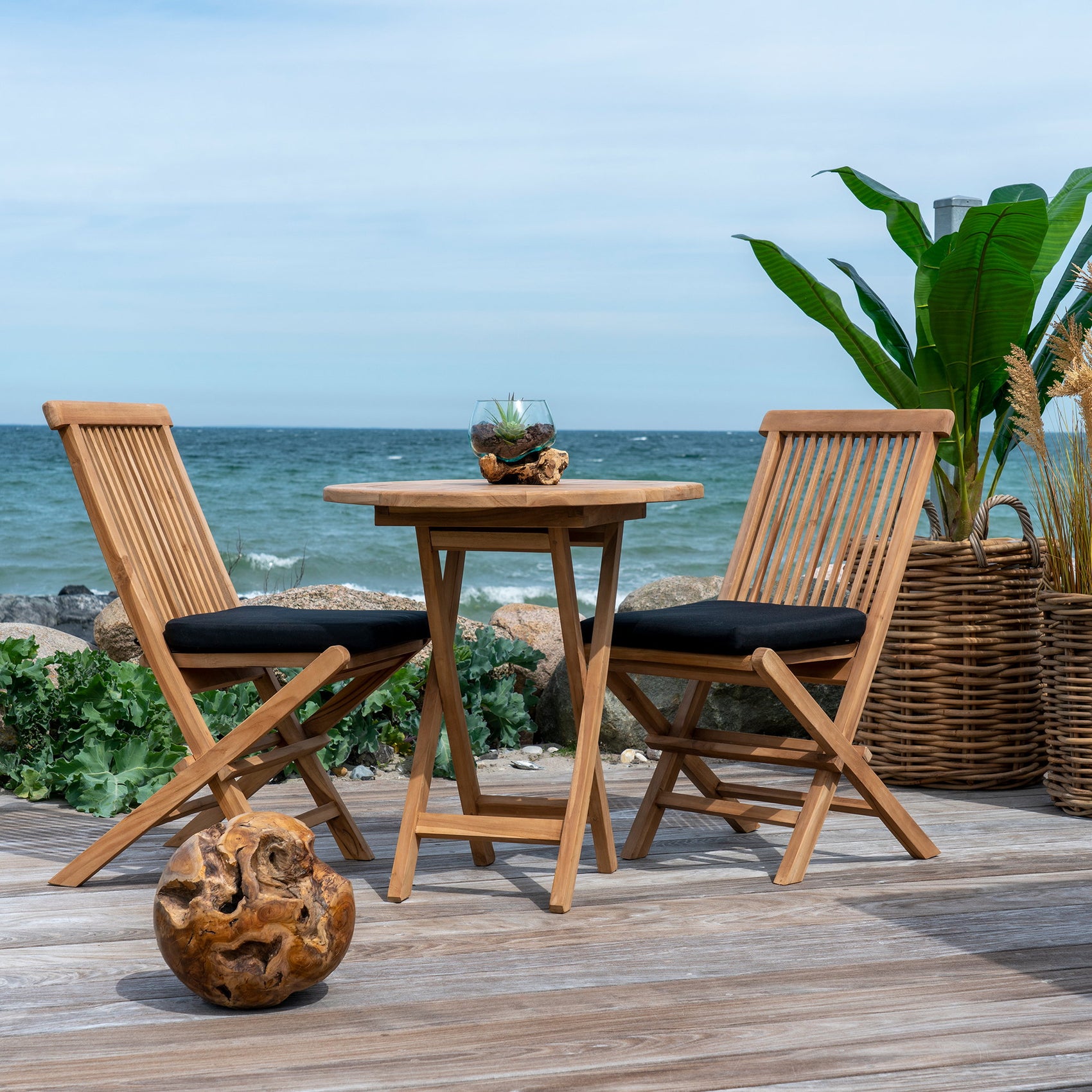 Ensemble de jardin OVIEDO & TOLEDO en teck naturel – table + 2 chaises