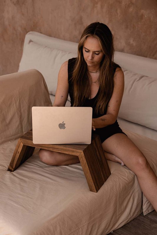 Table d’appoint extérieure ASHLEY COCOON en teck – vue officielle 3