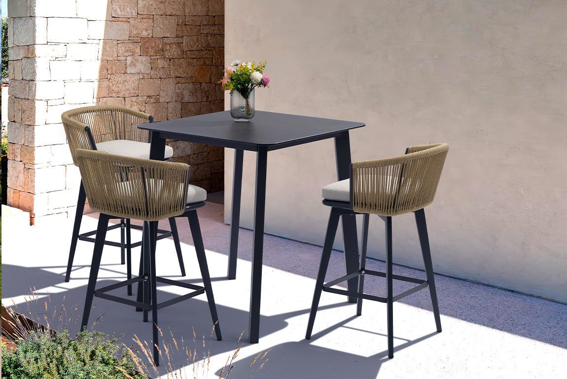 Table et tabourets de bar DIVA en situation