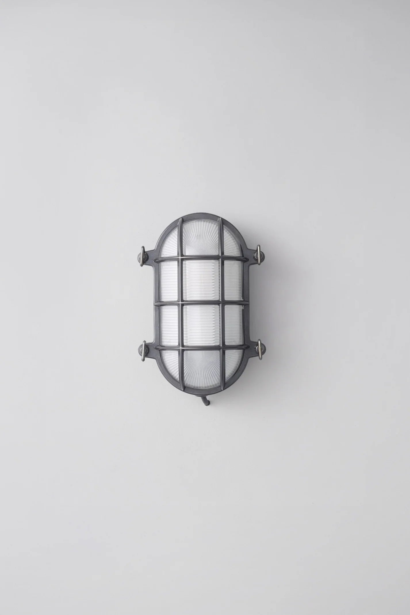 Hublot Oval en Laiton 7035