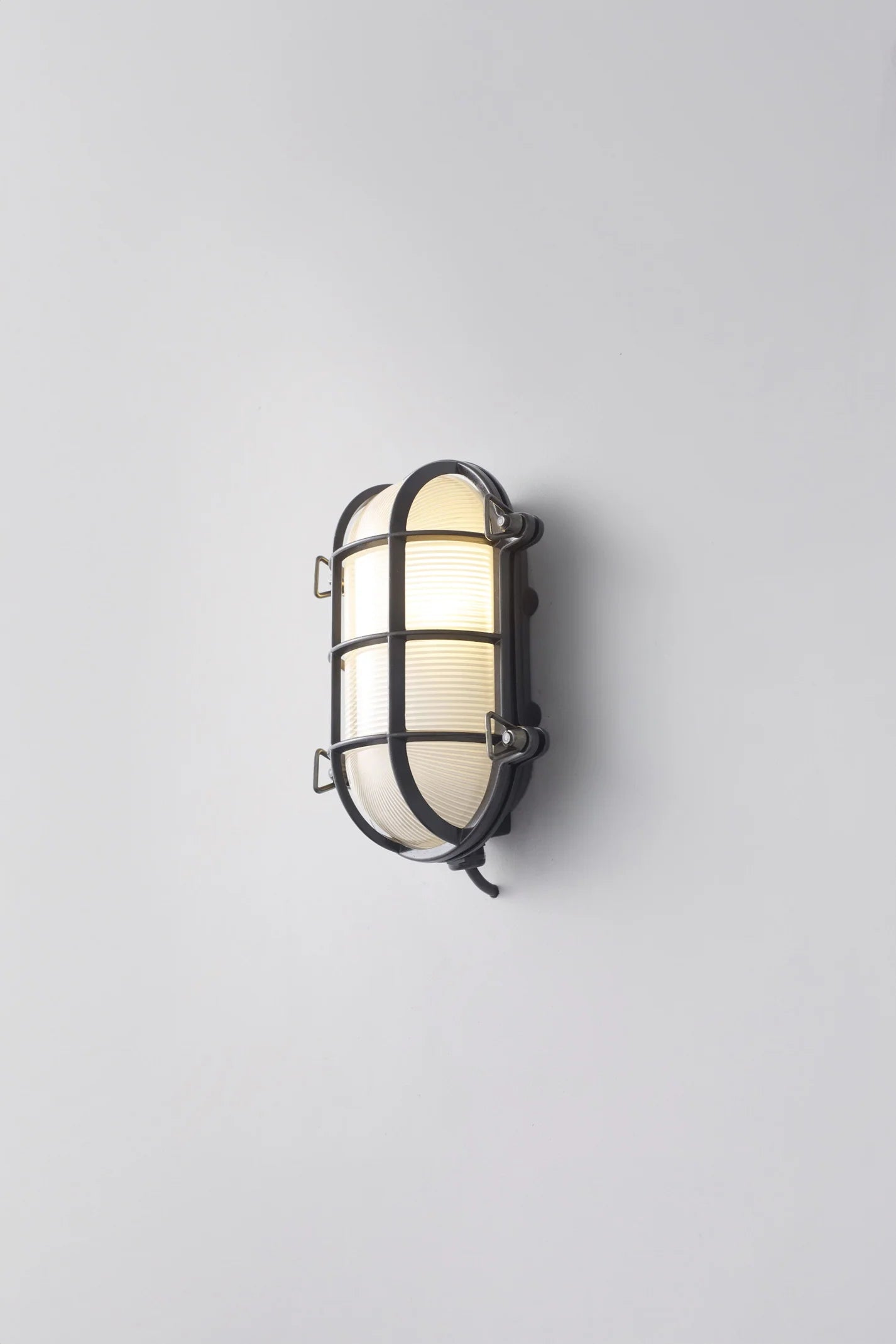 Hublot Oval en Laiton 7035