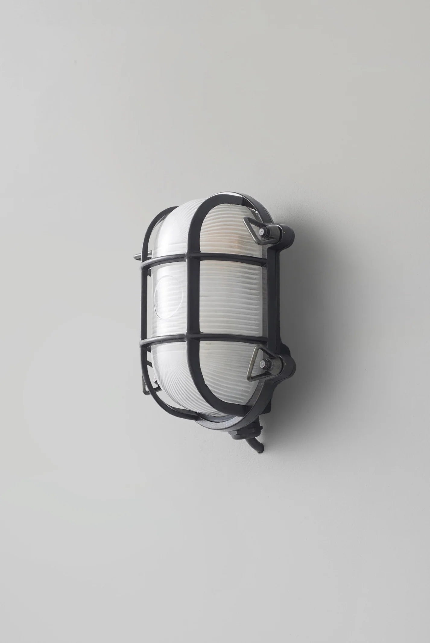 Hublot Oval en Laiton 7036