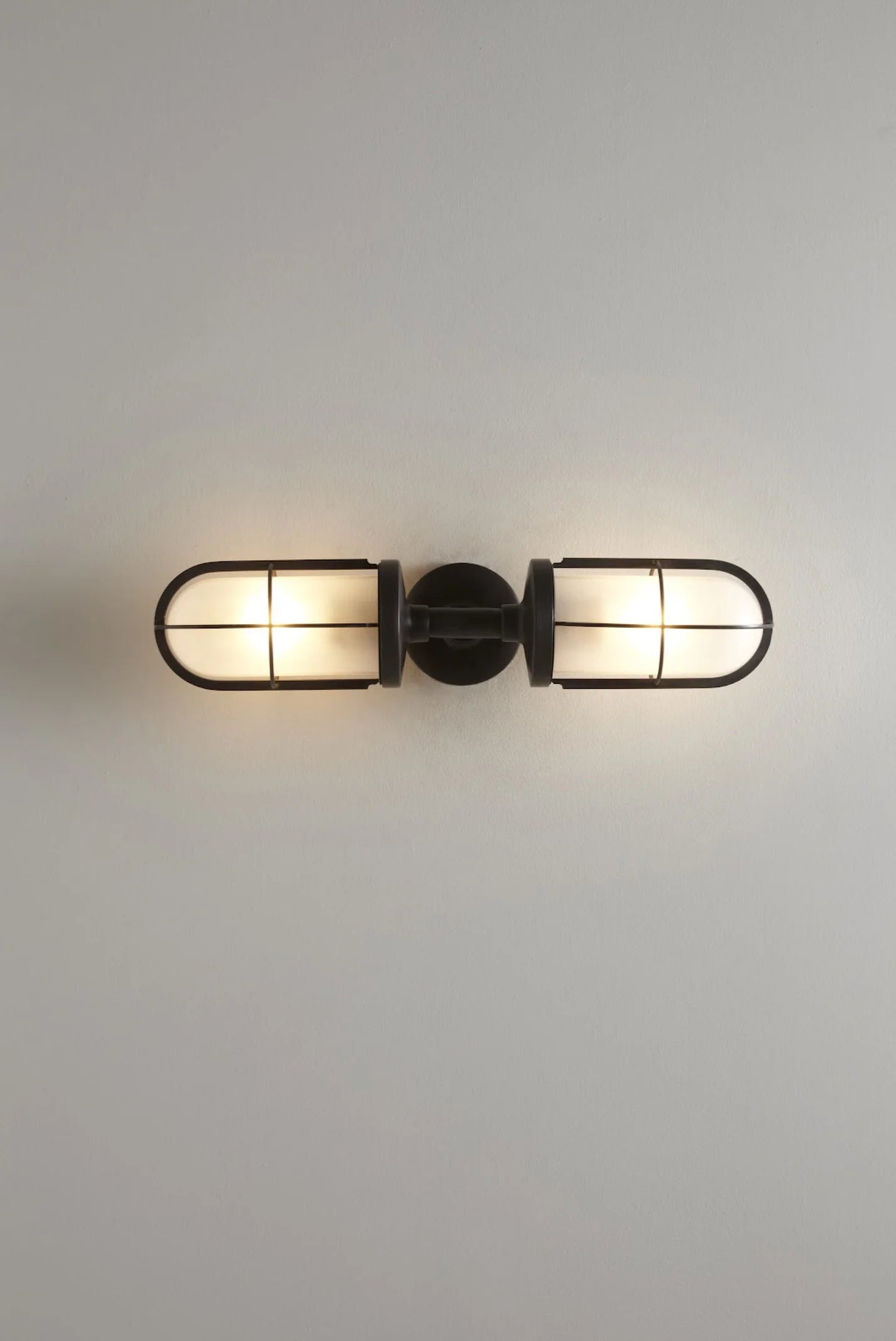 Applique Double Weatherproof Ship's Well Glass