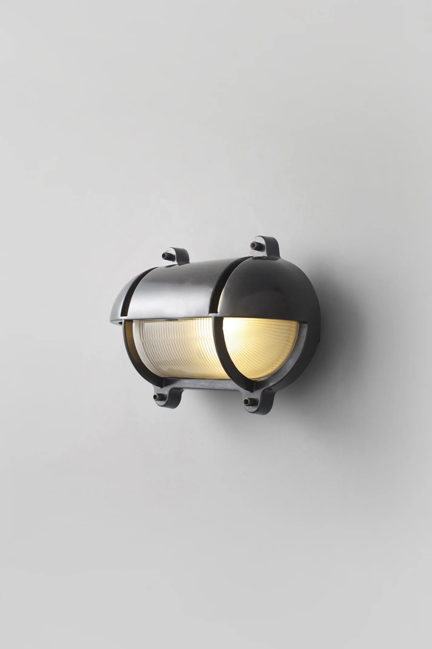 Hublot Oval en Laiton 7435