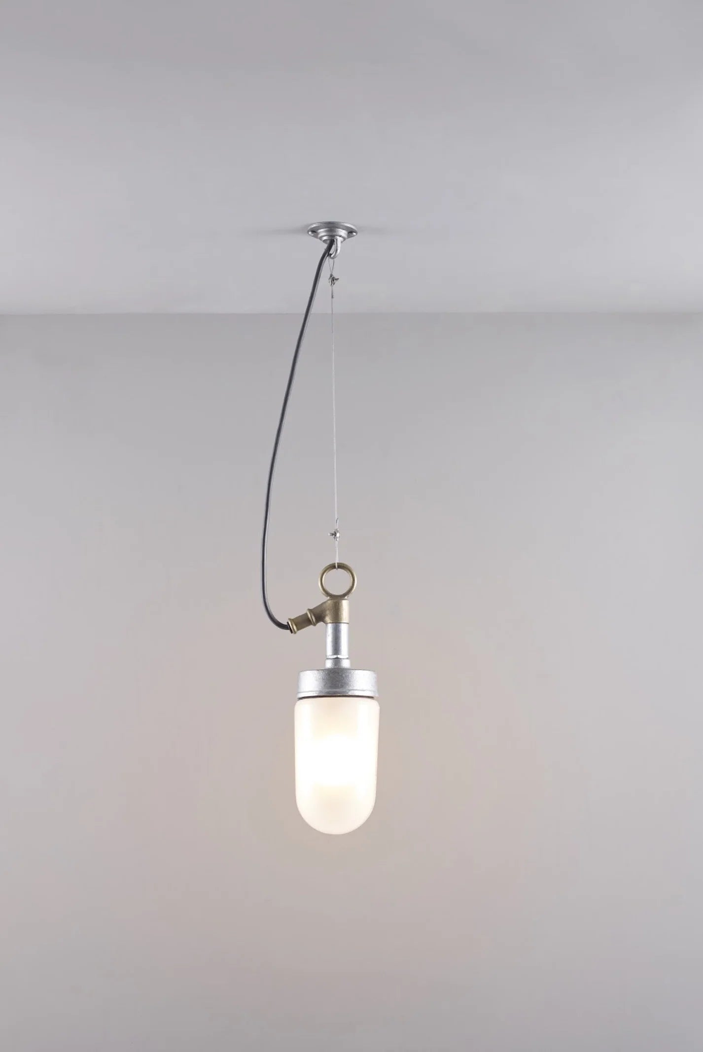 Suspension Well Glass 7679 IP44