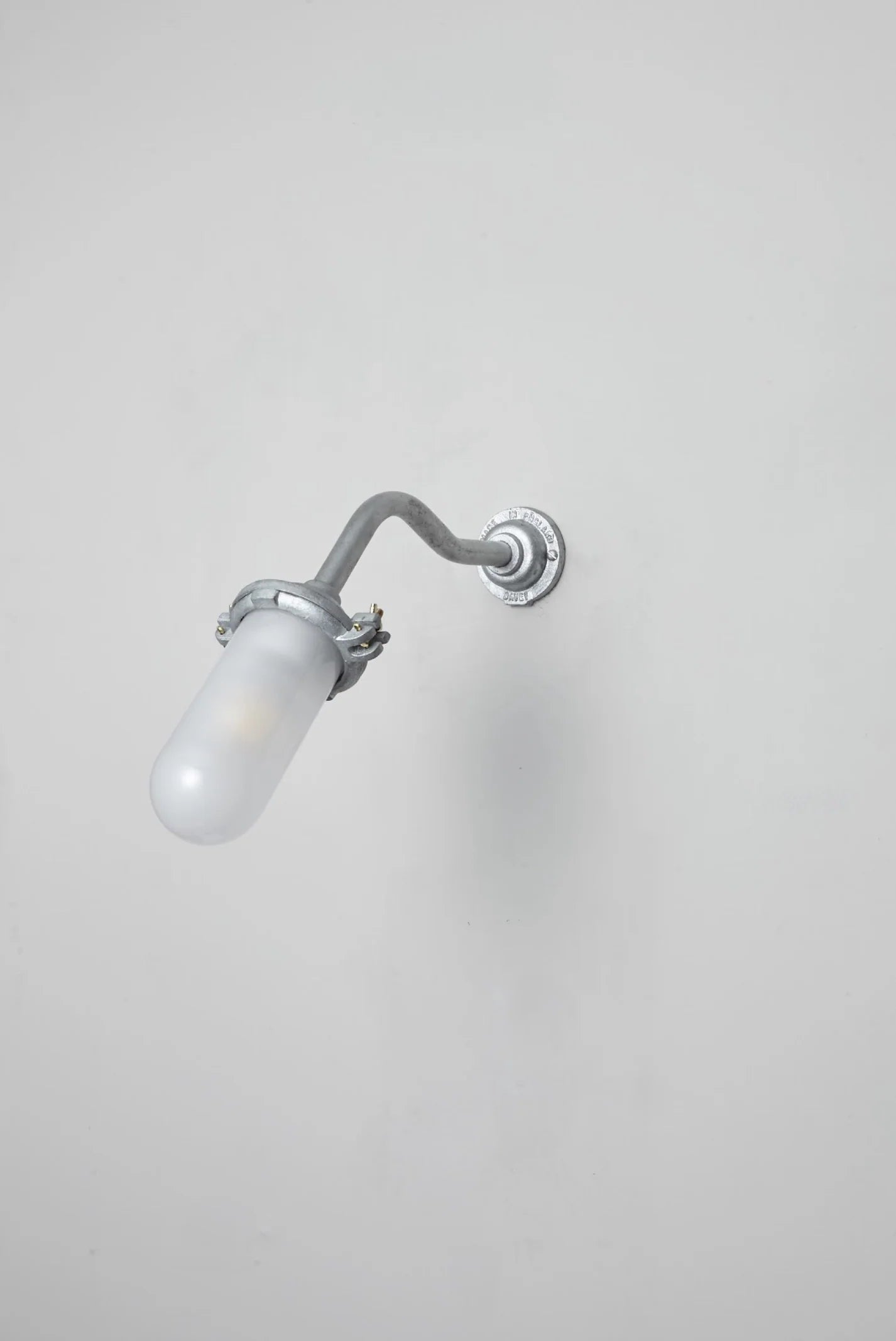 Applique coudée d'extérieure, sans réflecteur, 45°, Fixation murale simple 7684