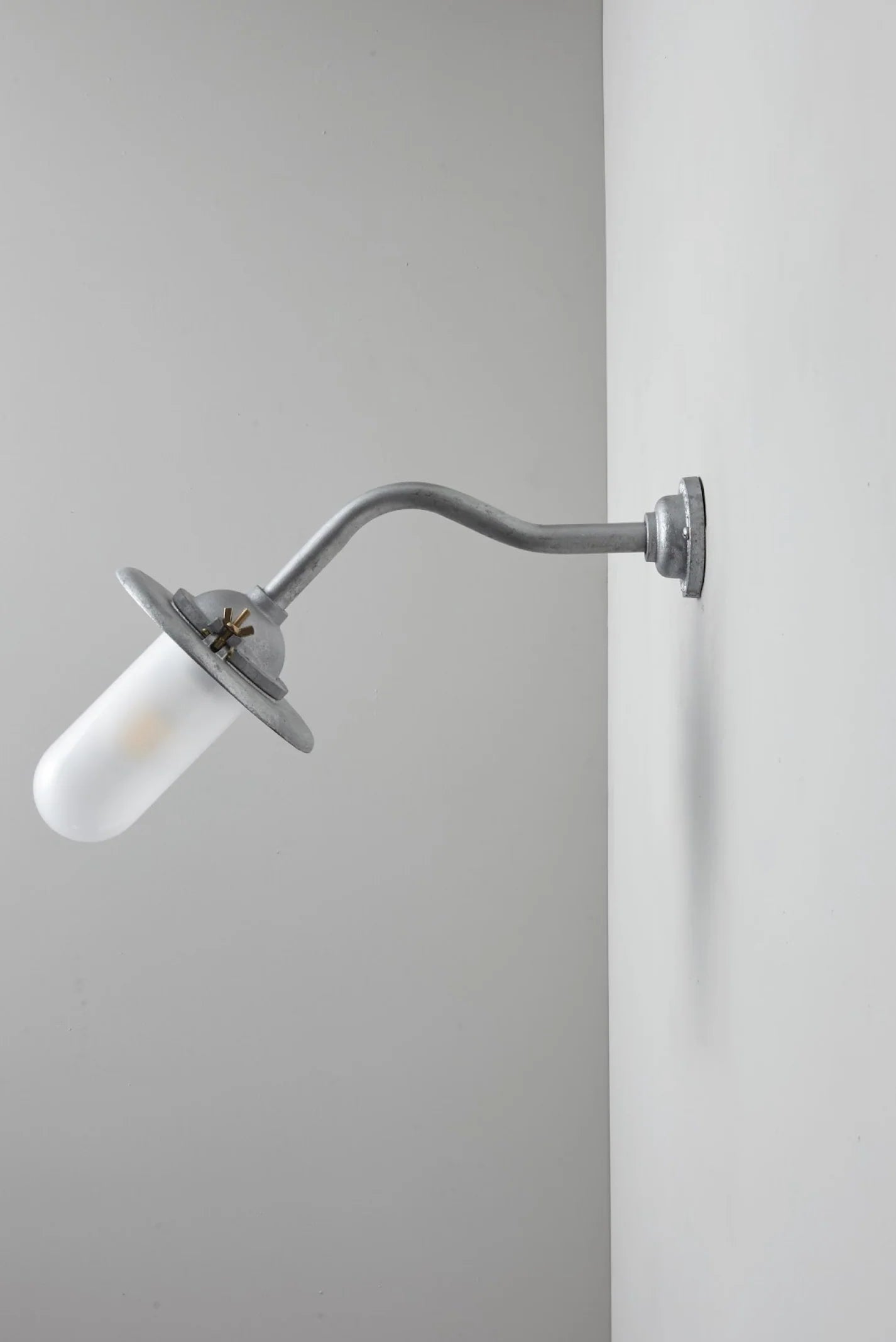 Applique coudée d'extérieure, 45°, Fixation murale simple 7685