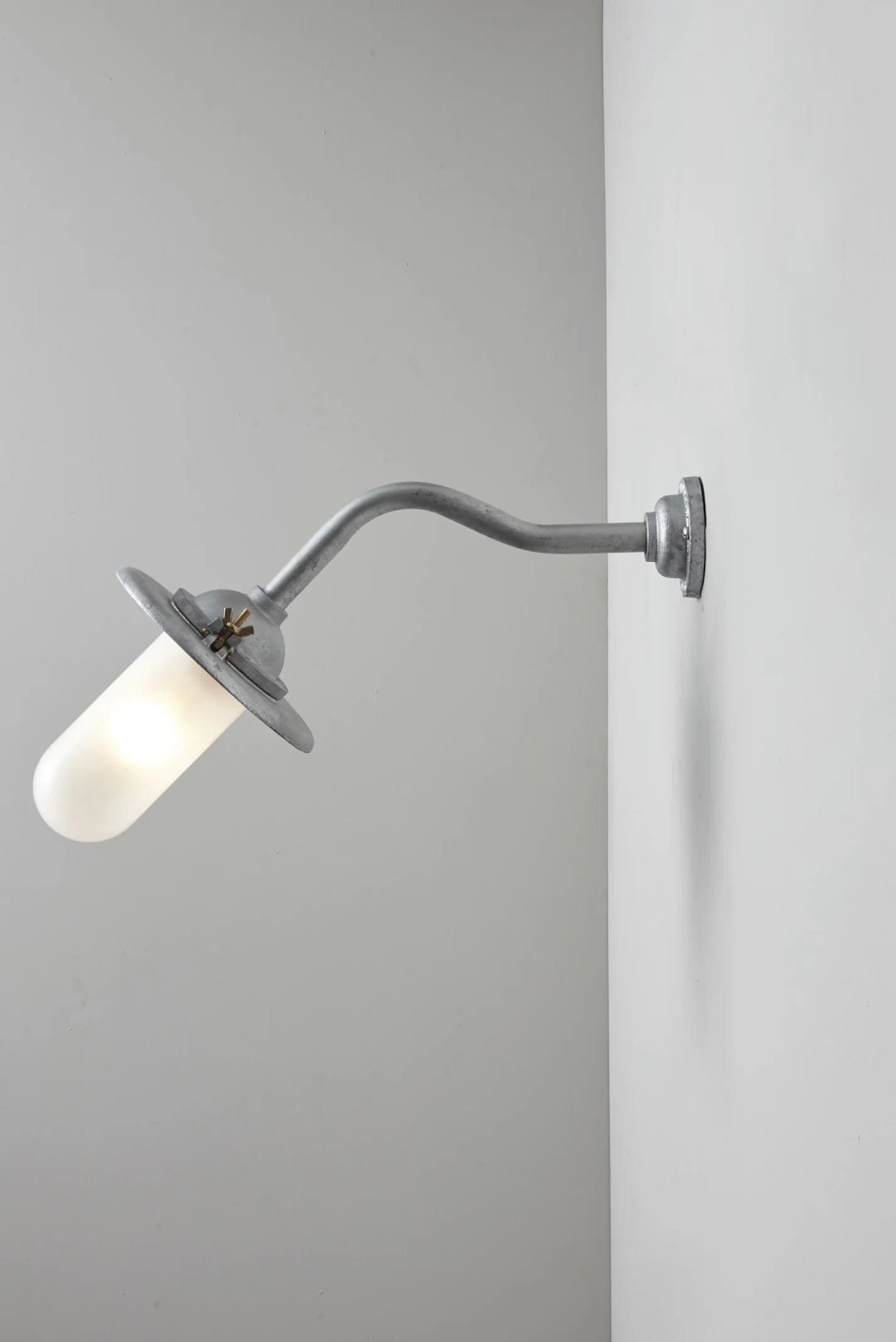 Applique coudée d'extérieure, 45°, Fixation murale simple 7685