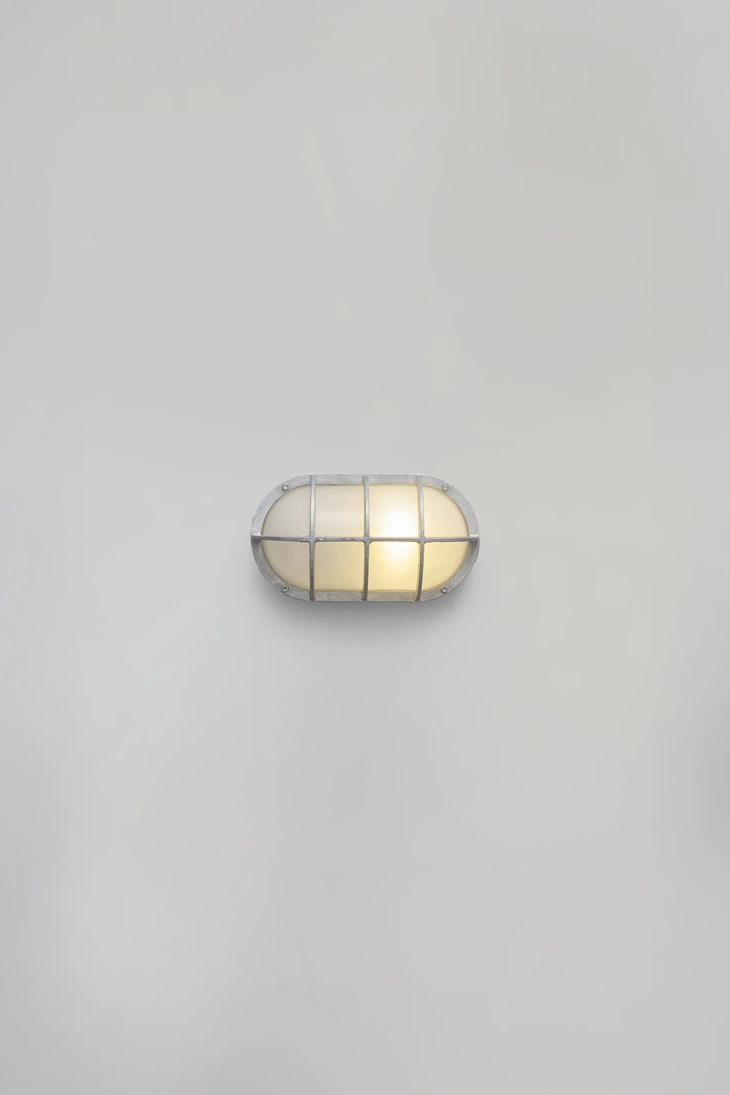 Hublot Oval en Aluminium 8122