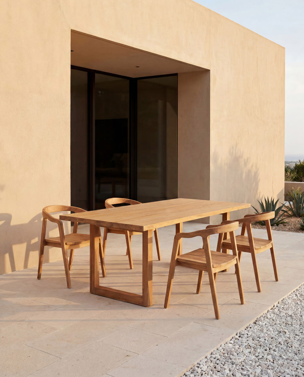 Table extérieure Imola 180 cm en teck naturel – vue ambiance Bazar Bizar
