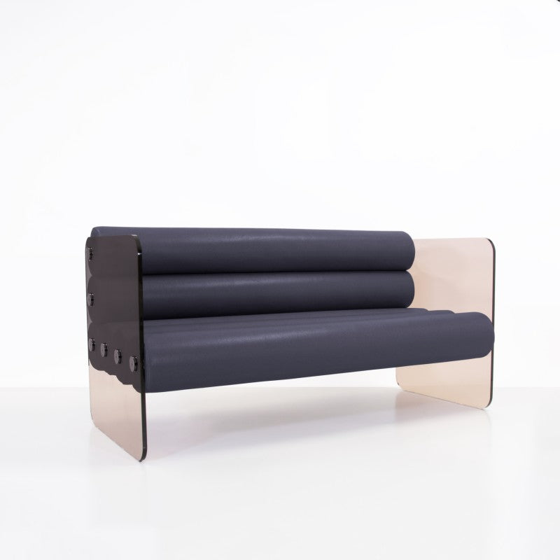 Canapé design MW01 – Parois en PMMA coulé bronze, assise en mousse Soshagro