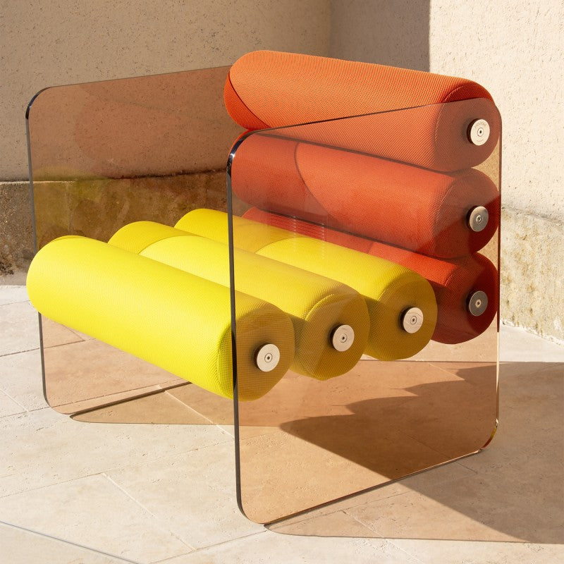 Fauteuil design MW01 ""Bicolore"" – Parois en PMMA coulé, assise en mousse alvéolaire et tissu 3D
