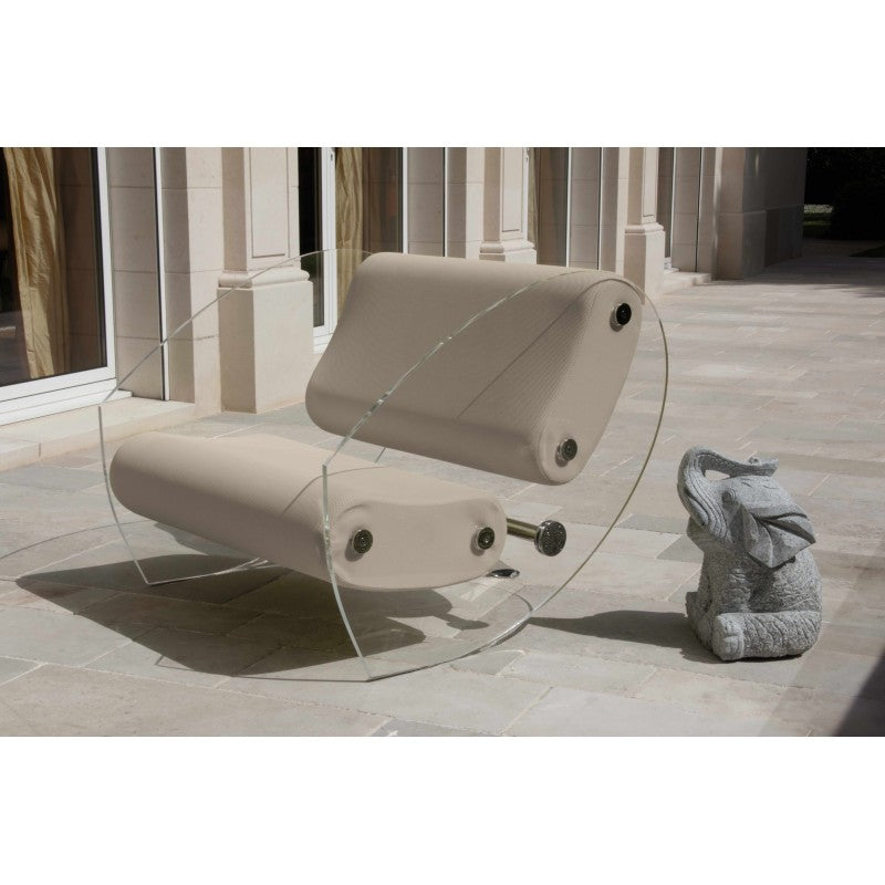 Fauteuil design MW07 – Parois en PMMA coulé, assise en mousse alvéolaire
