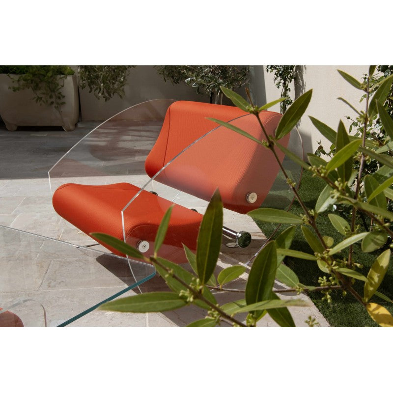 Fauteuil design MW07 – Parois en PMMA coulé, assise en mousse alvéolaire