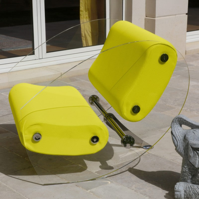 Fauteuil design MW07 – Parois en PMMA coulé, assise en mousse alvéolaire