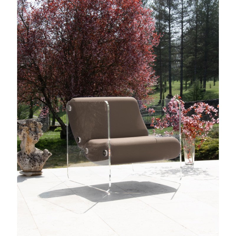 Fauteuil design MW08 – Parois en PMMA coulé, assise en mousse alvéolaire