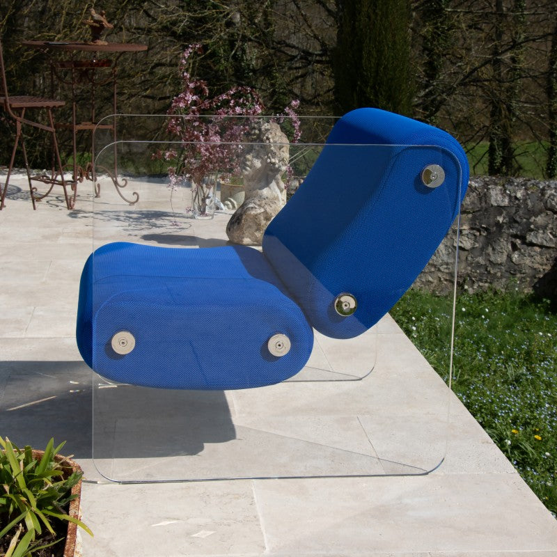 Fauteuil design MW08 – Parois en PMMA coulé, assise en mousse alvéolaire