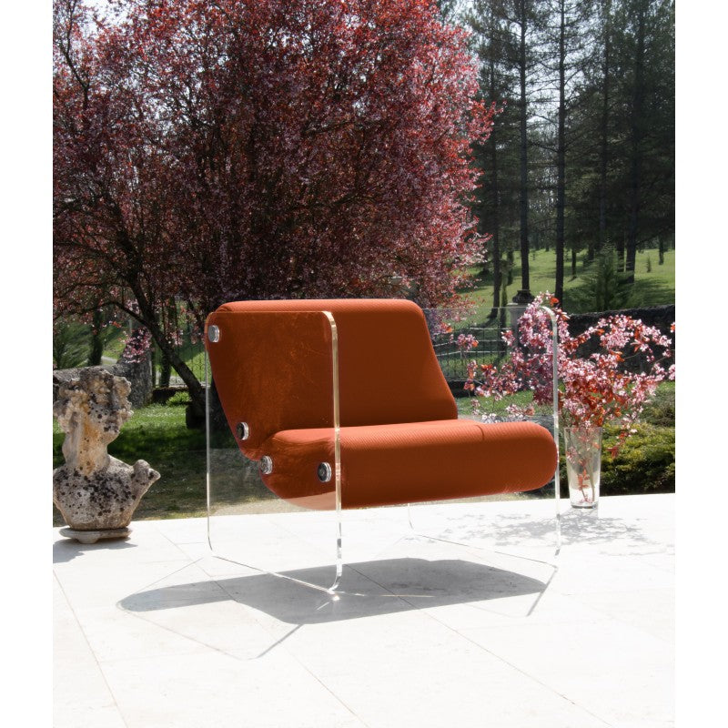 Fauteuil design MW08 – Parois en PMMA coulé, assise en mousse alvéolaire