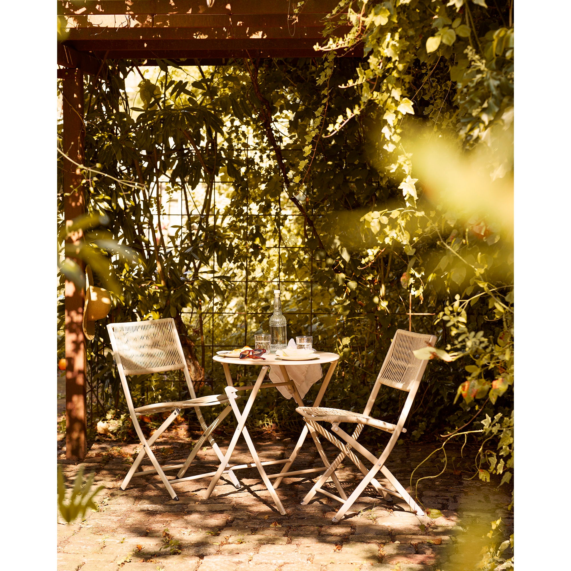 Ensemble bistrot ARCAS House Nordic en situation