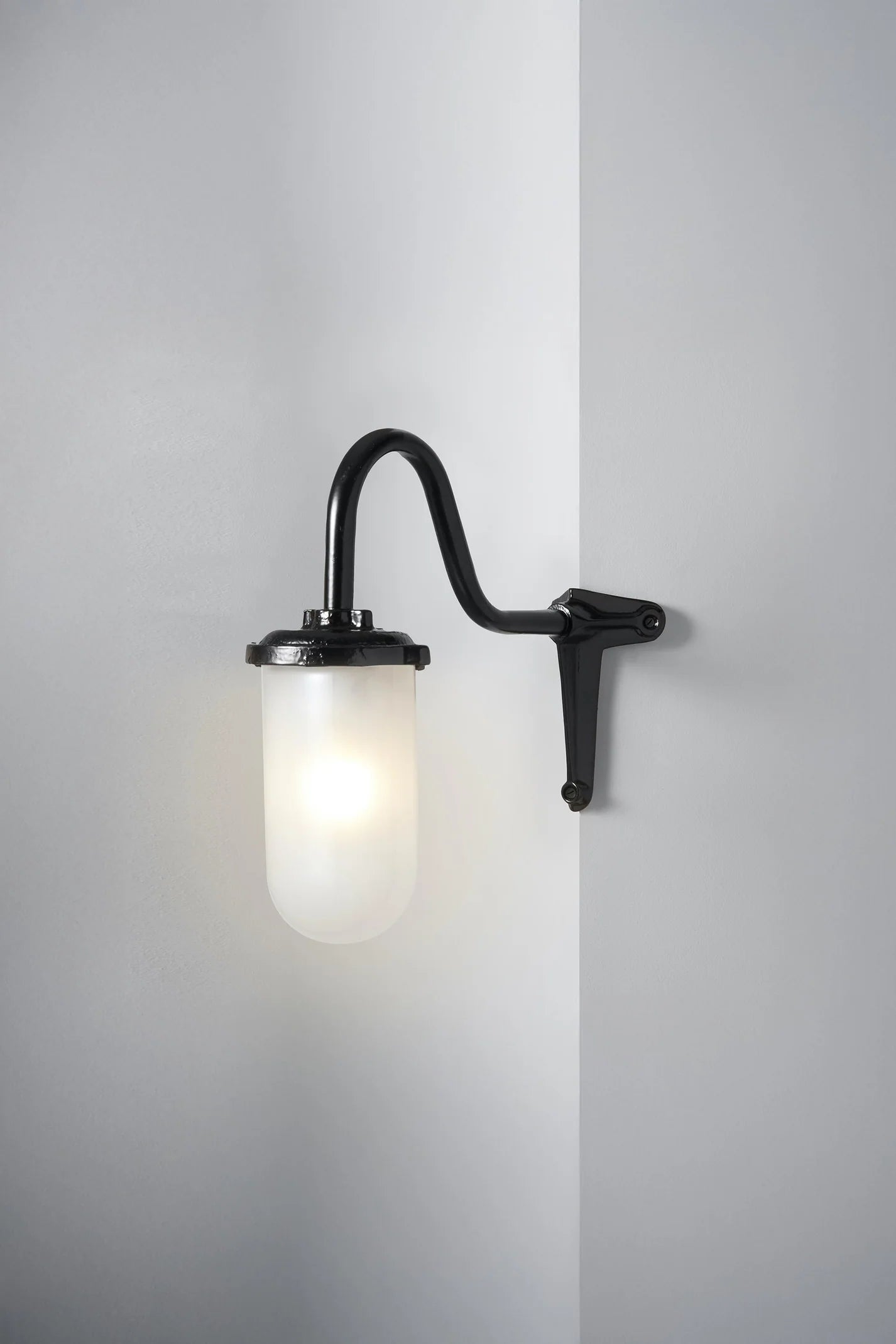 Applique coudée, 100W, Fixation murale simple 7672