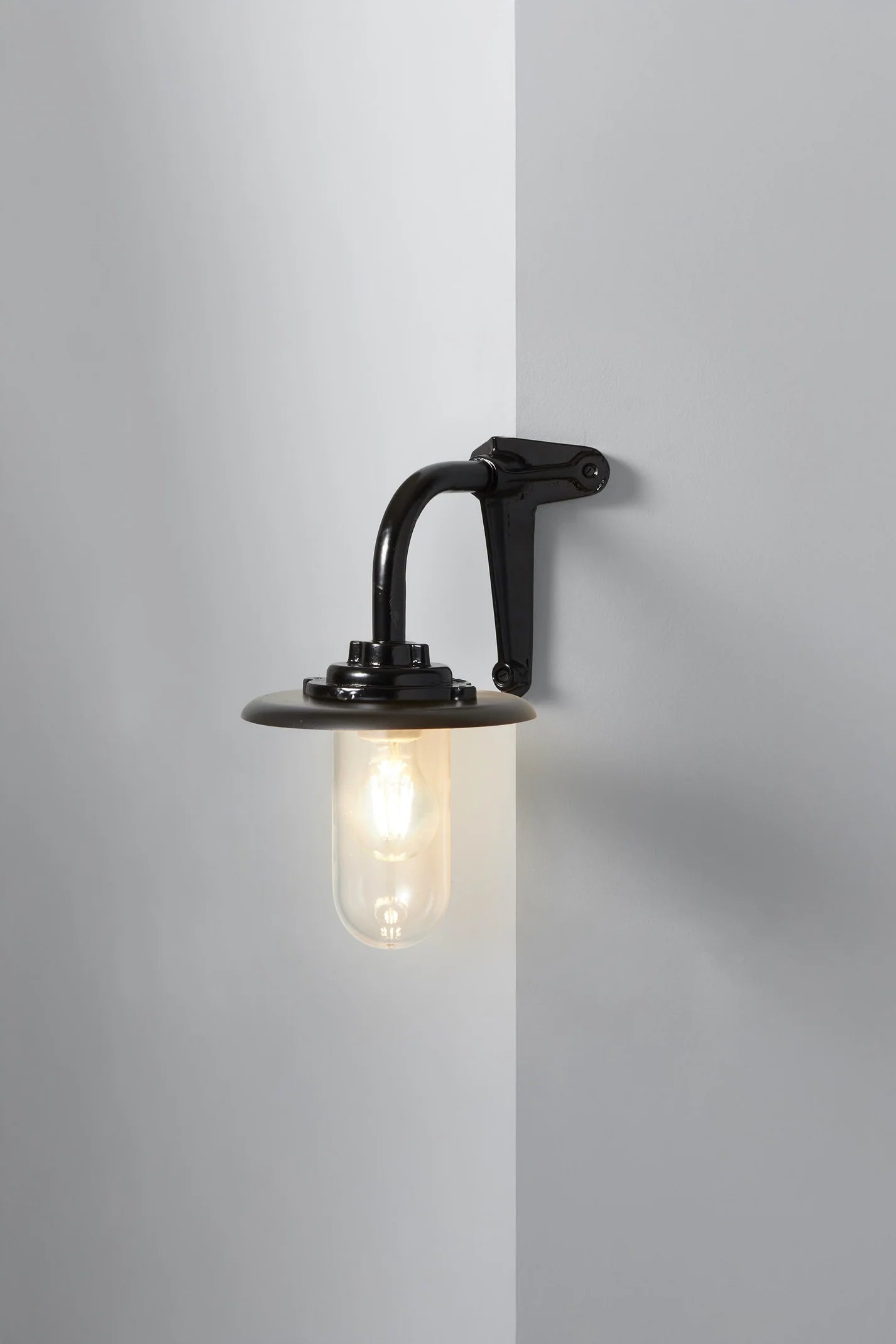 Applique coudée d'extérieure, 60W, Fixation murale simple 7677